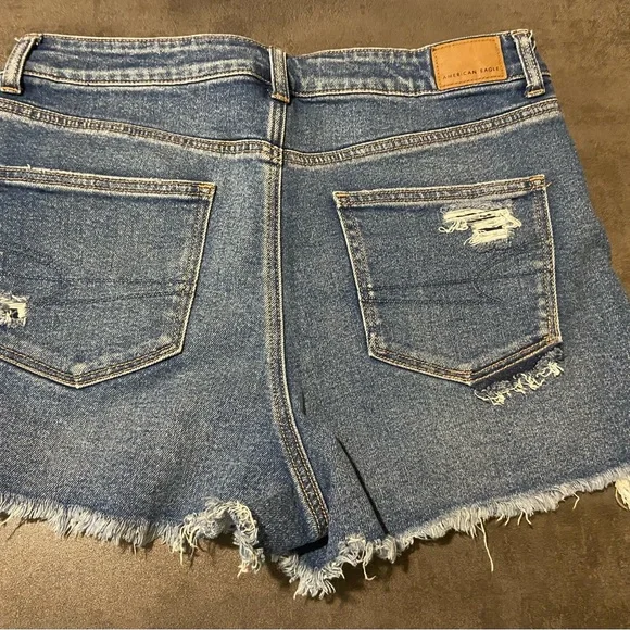 American Eagle Size 12 Distressed Blue Denim Jean Mom Shorts - Picture 2 of 4